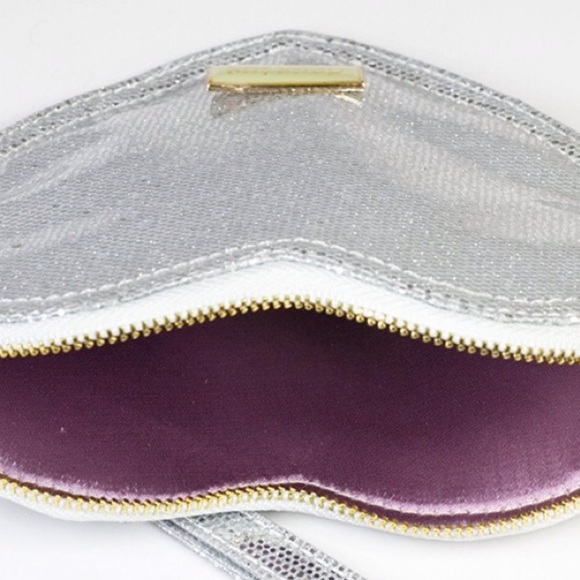 Deux Lux Heart Shaped Silver Sparkle Baby Pouch - Picture 3 of 16